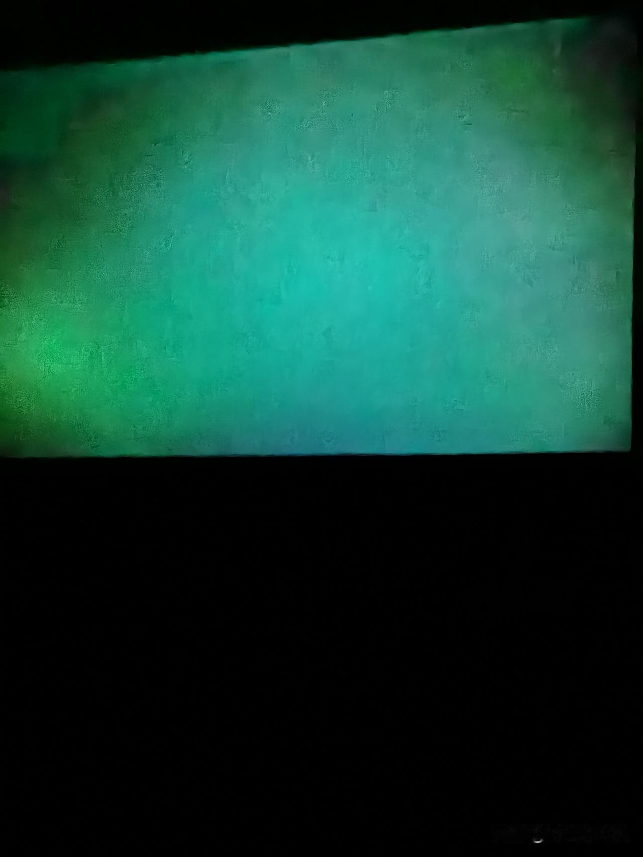 《狂野时代》，看的真是如坐针毡，一部诡异，完全让人费解的一部电影，又臭又长，太无