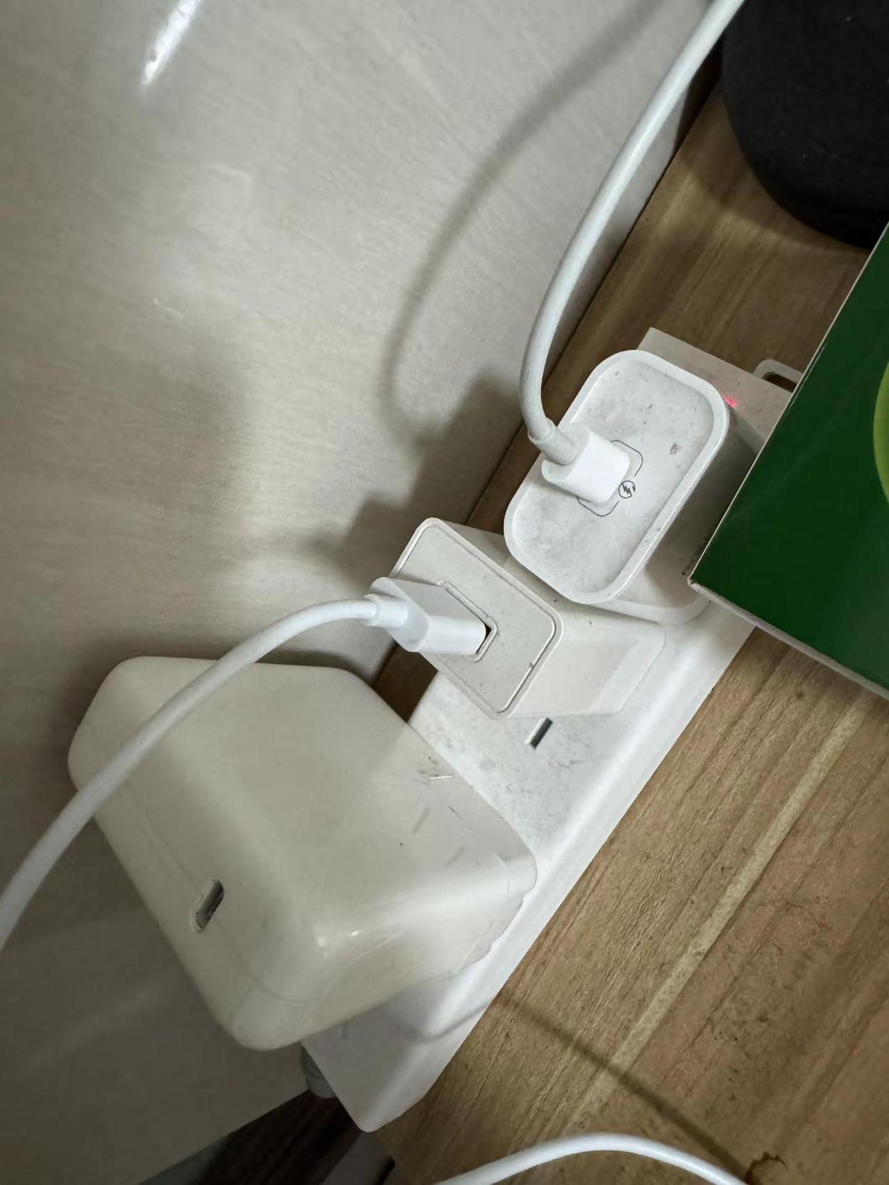 为啥26年了充电口和线还无法完成大一统。充电器 typec数据线 usb-c
