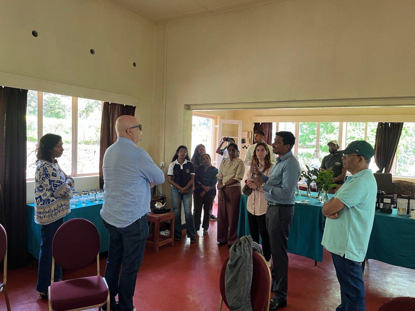 斯里兰卡茶研究所的百年传奇世科院专家今到访斯里兰卡茶研究所TRI山顶工作站，该所