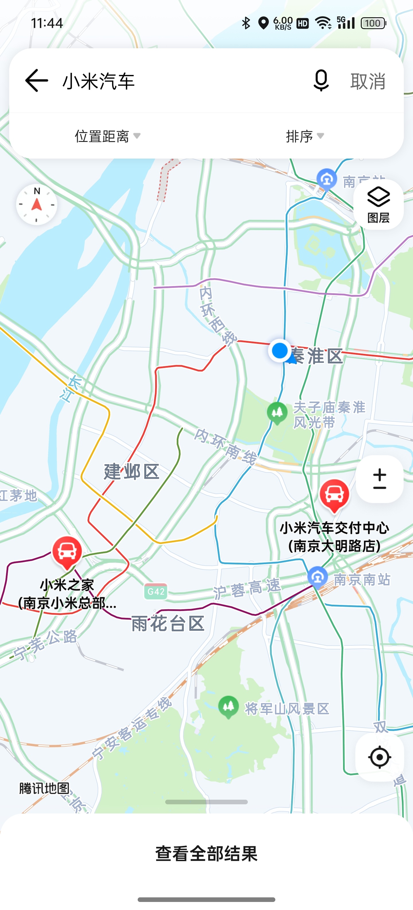 今天是小米汽车SU7开放静态品鉴的日子，我在南京市，看到有两个店，离得不算远。不