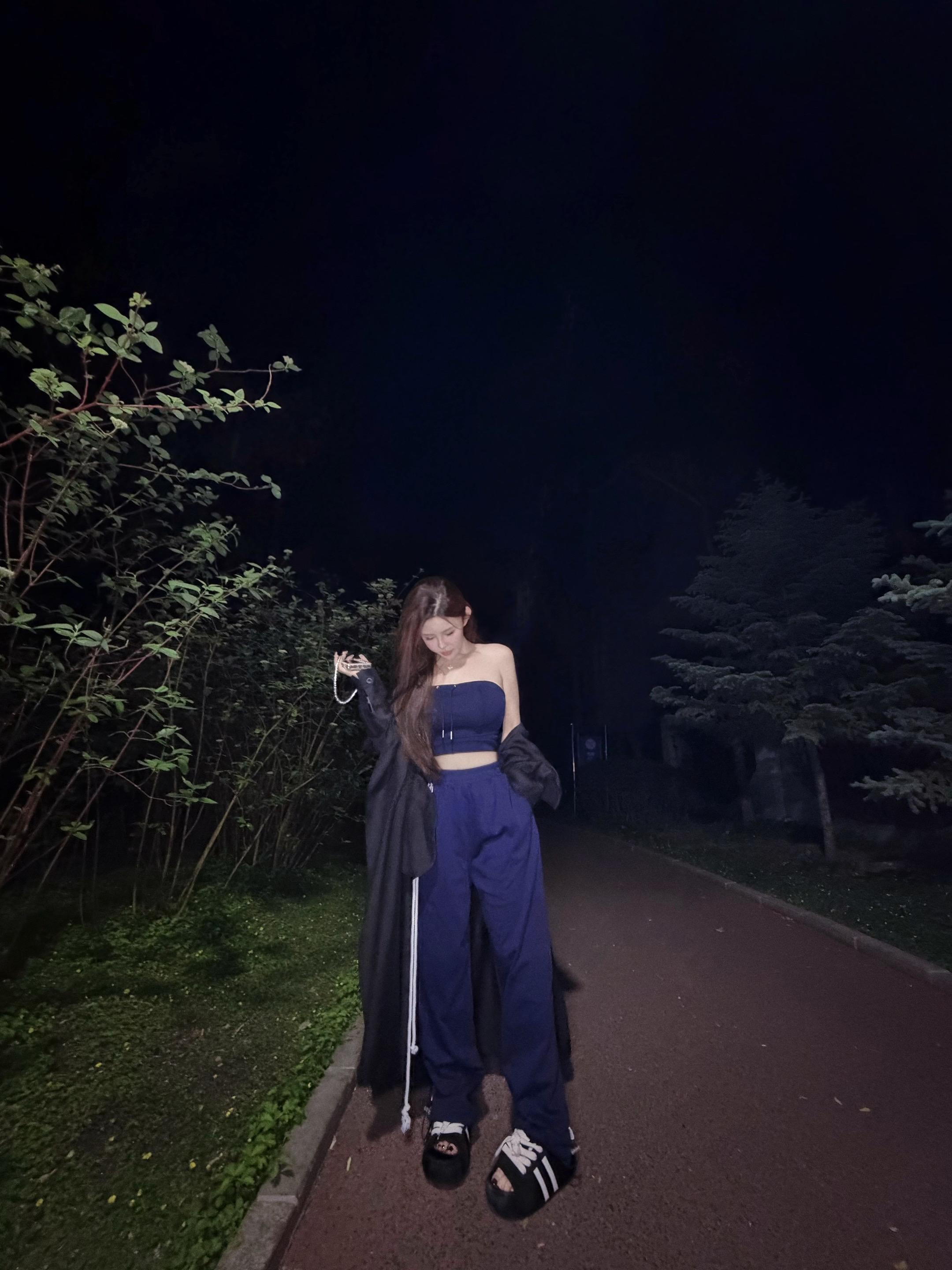 老娘与狗。