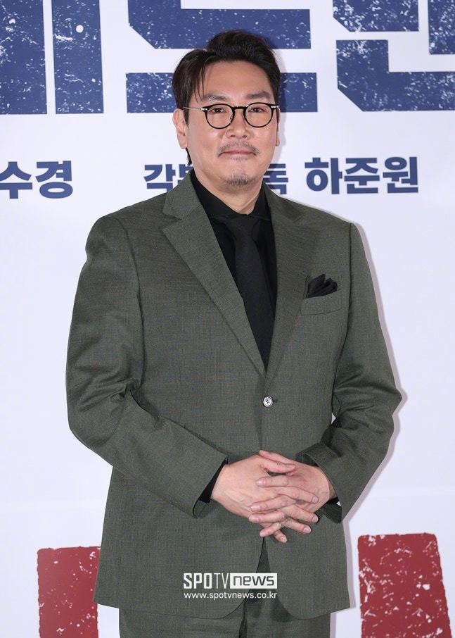 d社曝赵震雄曾是少年犯罪者  赵震雄承认过去是少年犯，但否认性暴力相关行为。经纪