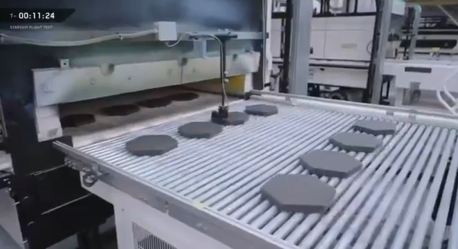 SpaceX 的佛罗里达自动化「烘焙厂」目前每日生产约 1,000 片 Star