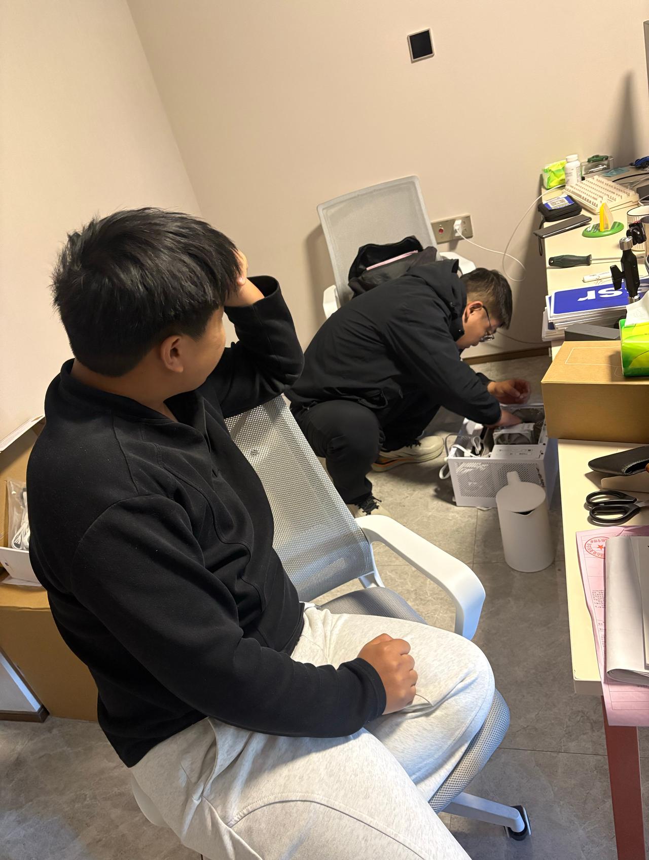 我司最懂数码之人 李帅潮
阴沟翻船了
找人上门修电脑被小坑300[马思纯的微笑]