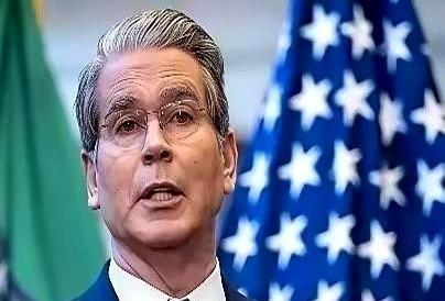 不让光刻机进中国，可以;把中国踢出国际空间站，可以;给中国电动车加100%的关税