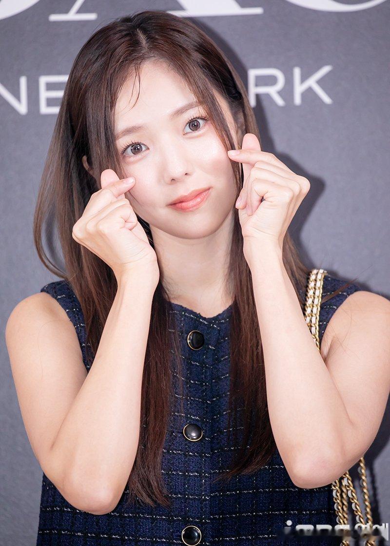 蔡秀彬Coach活动～25日上午，演员蔡秀彬出席在首尔汝矣岛一家百货商店举行的C