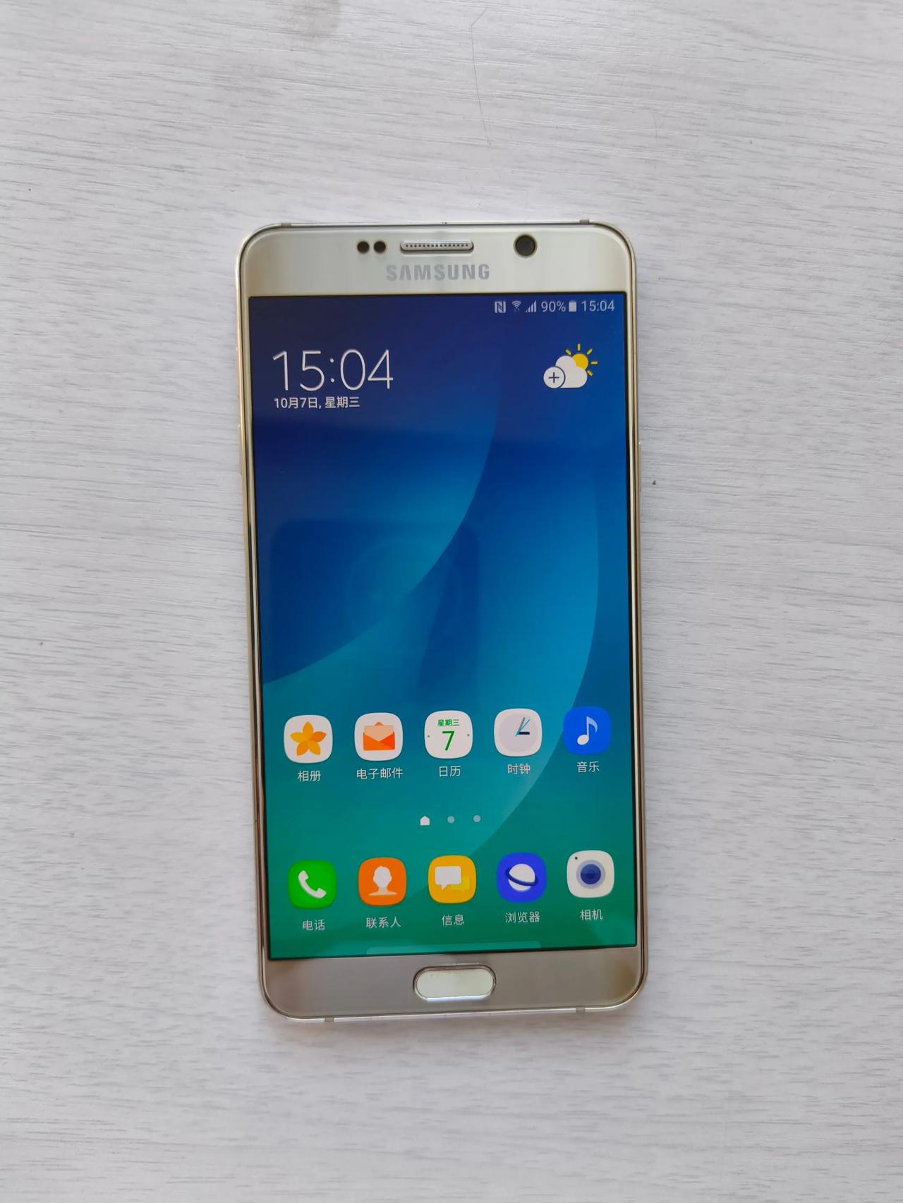 三星Galaxy Note5

要说三星Note系列里最精致、最经典的一代巅峰，