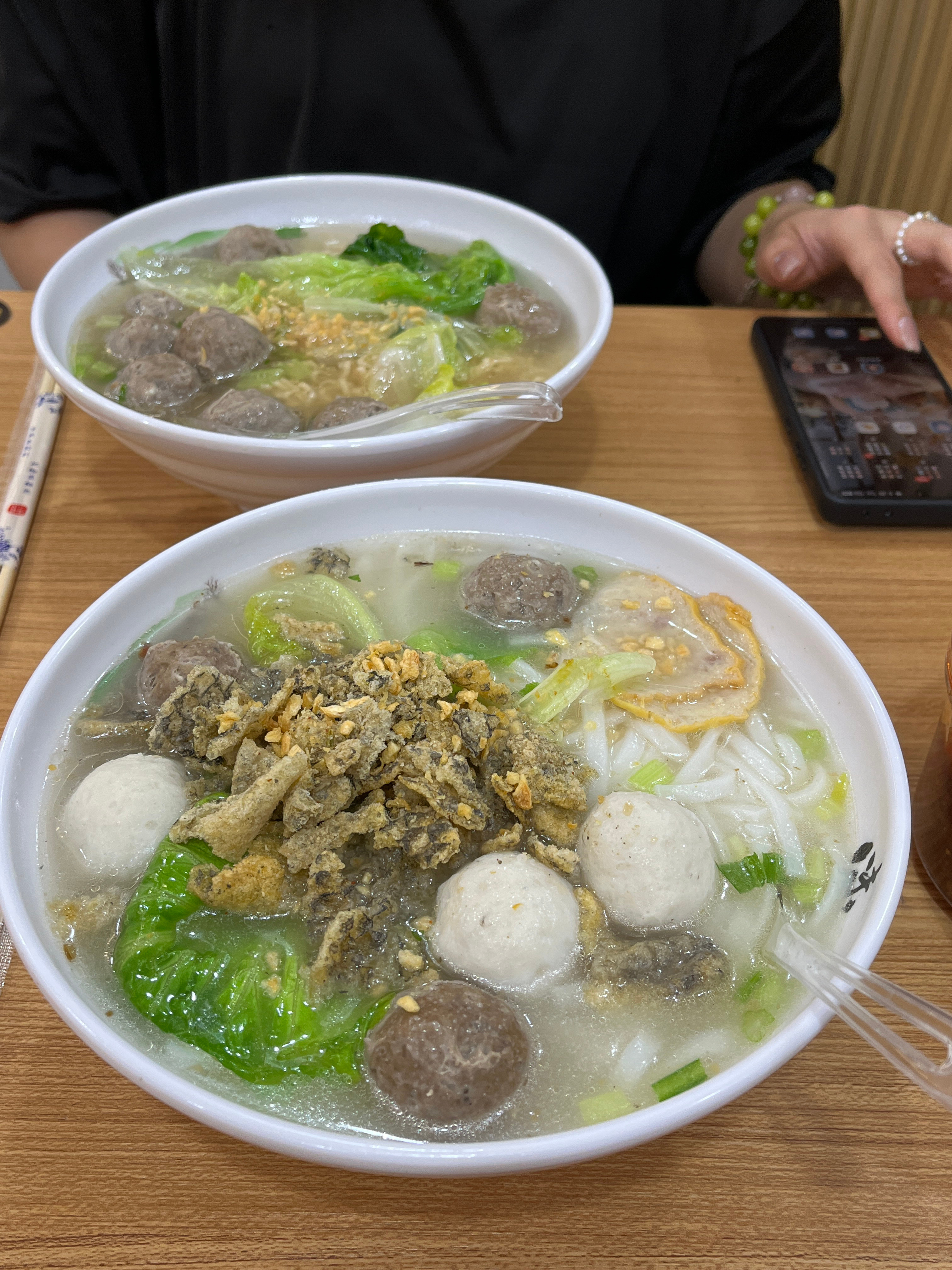 在上下九找吃的，原以为这些步行街的美食广场会有点宰客，结果呢并没有！相反性价比很