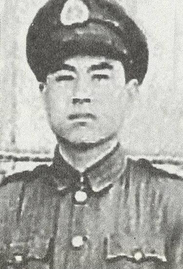 [微风]1943年，飞贼“赛狸猫”在北平街头被日本特务当众扇耳光，他一气之下，竟