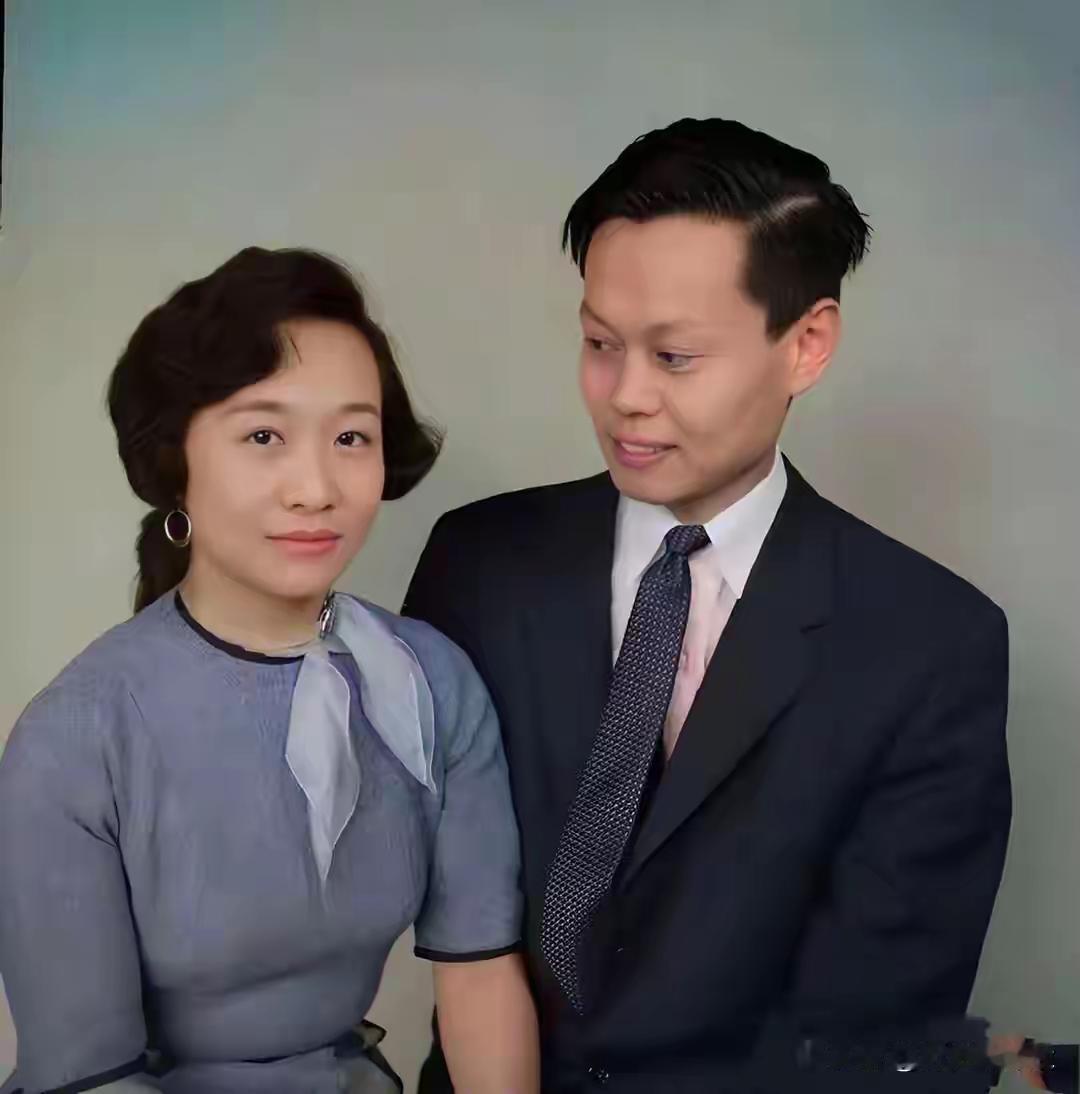 2003.10.19日杜致礼驾鹤西去。
2025.10.18日杨先生与世长辞。