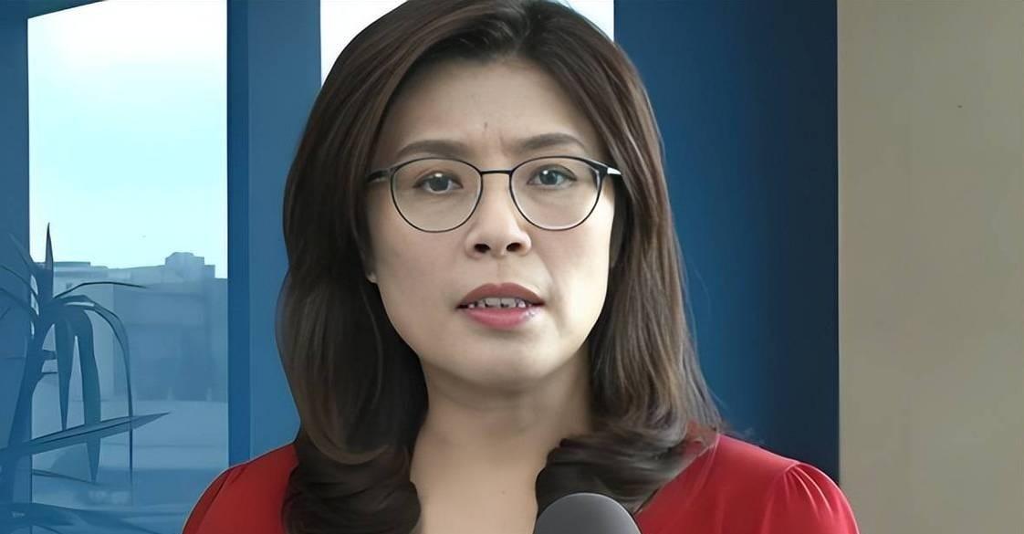 作为一直关注台海动向的老球迷，看到新闻里那个称呼变了，我心里头猛地一紧，这回可是