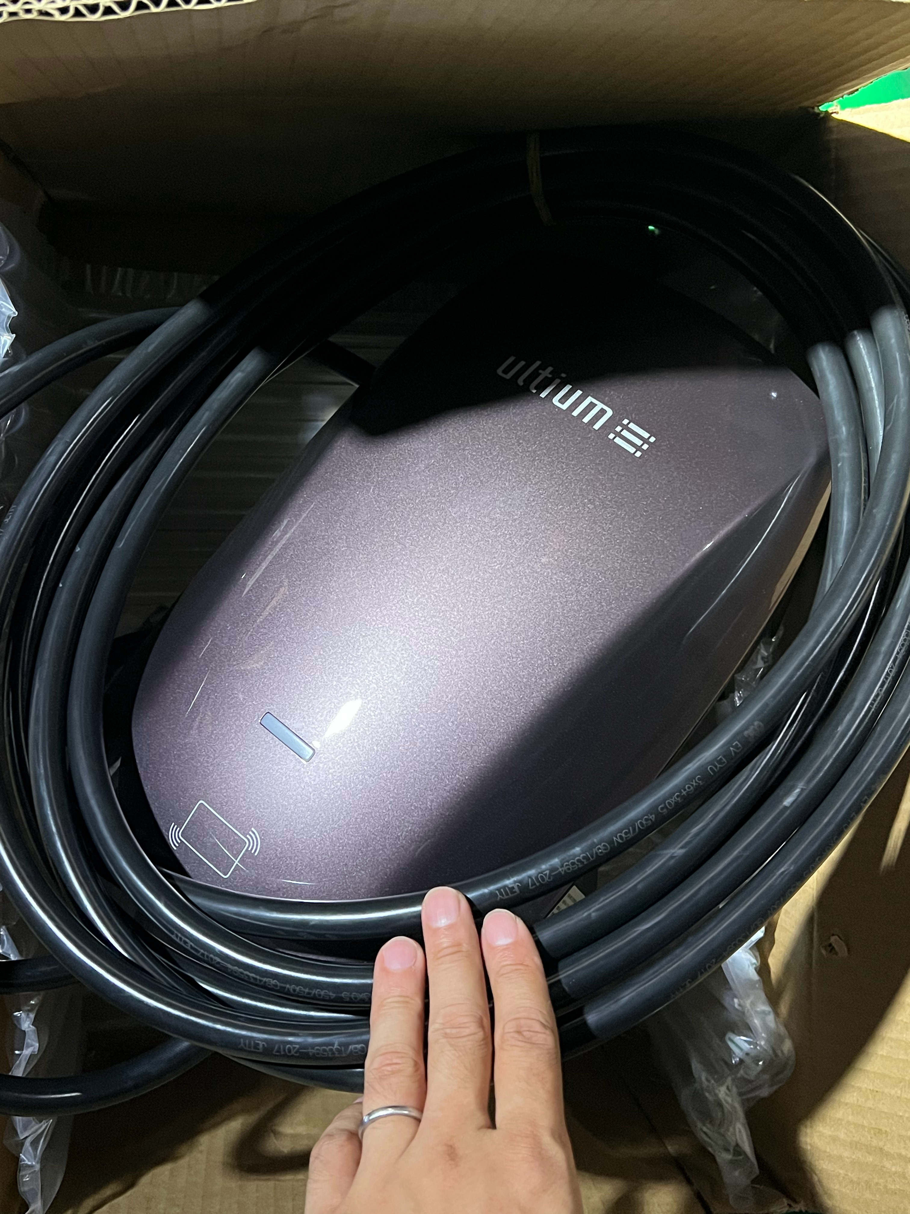 来装充电桩旧的线是3×10的新的线是3×6的咋说呢～ 够用是够用，能有10的肯定