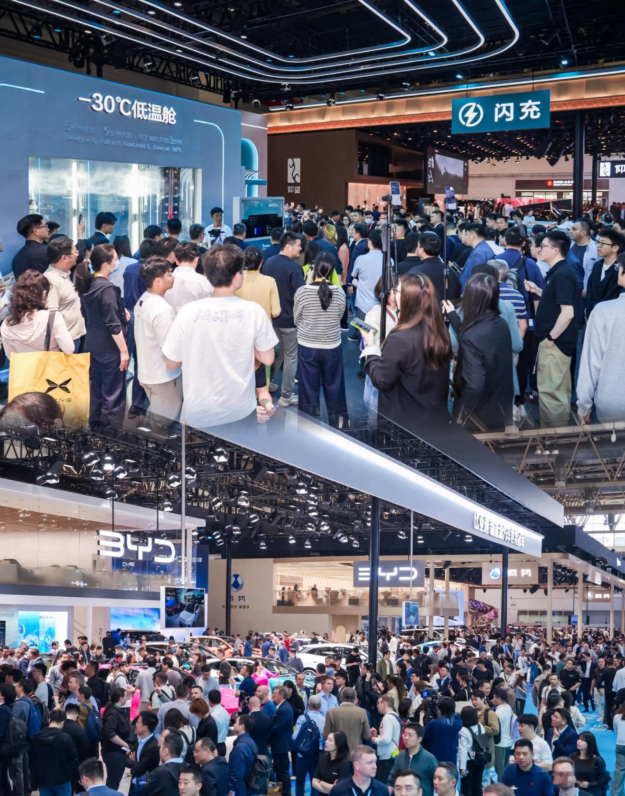 2026年北京车展还在继续，比亚迪这次包下E3馆的动静确实不小。这次比亚迪展示了