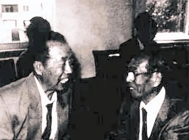 1941年，十来个鬼子押着七个赤身裸体、身上有伤的中国女人，对着一群新兵大喊一声