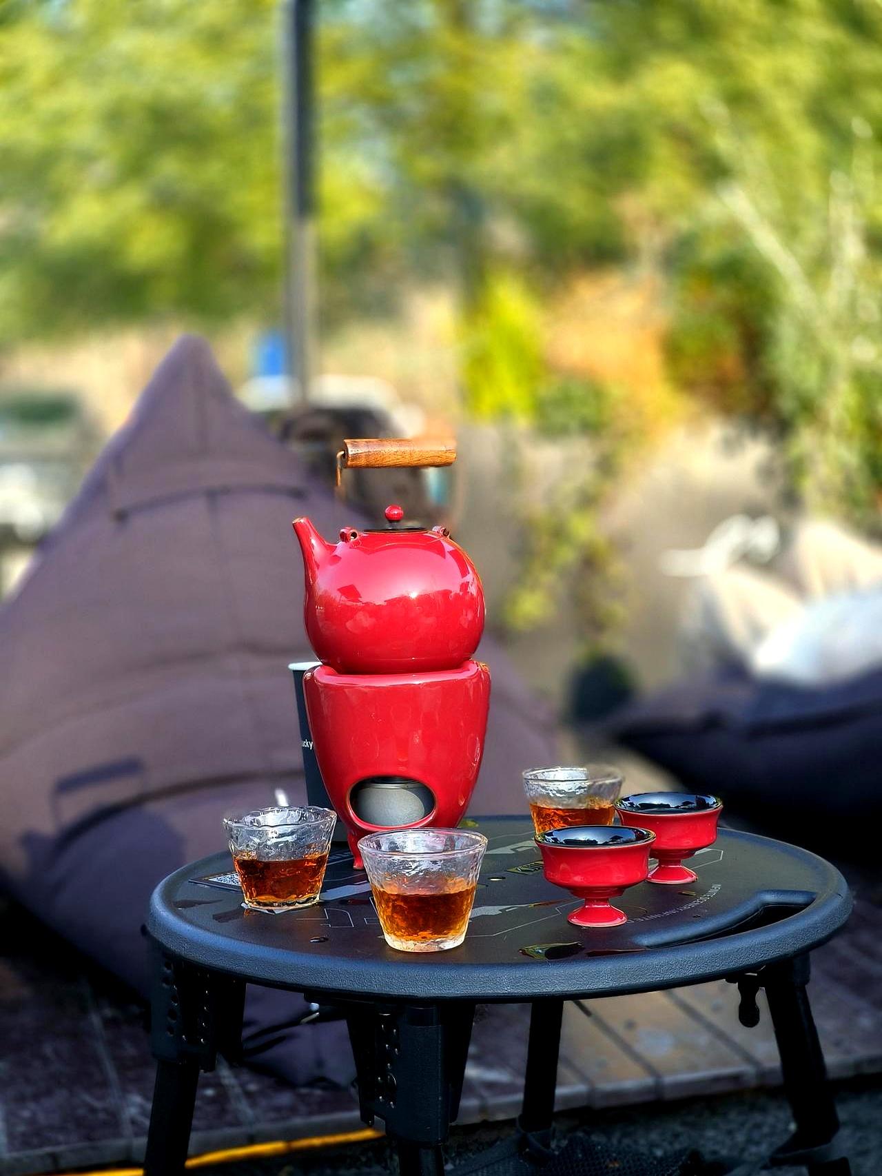 昨天晚上我闺女突然给我发消息，说伊朗和美国那边打起来了。
好家伙，我第一反应可不