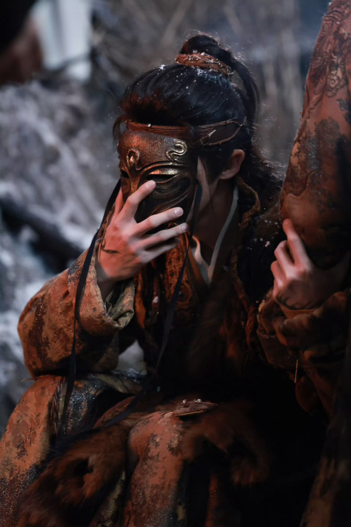 闫桉月鳞绮纪一人分饰哥俩闫桉打戏拍出人生镜头 谁没被闫桉的双角色震撼到！《月鳞绮