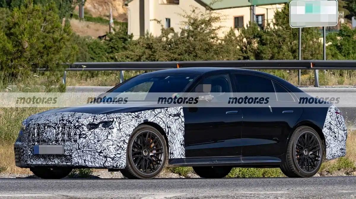 新款AMG S63谍照曝光，底盘优化、放弃插混 重回V8

这次改款最大亮点不是