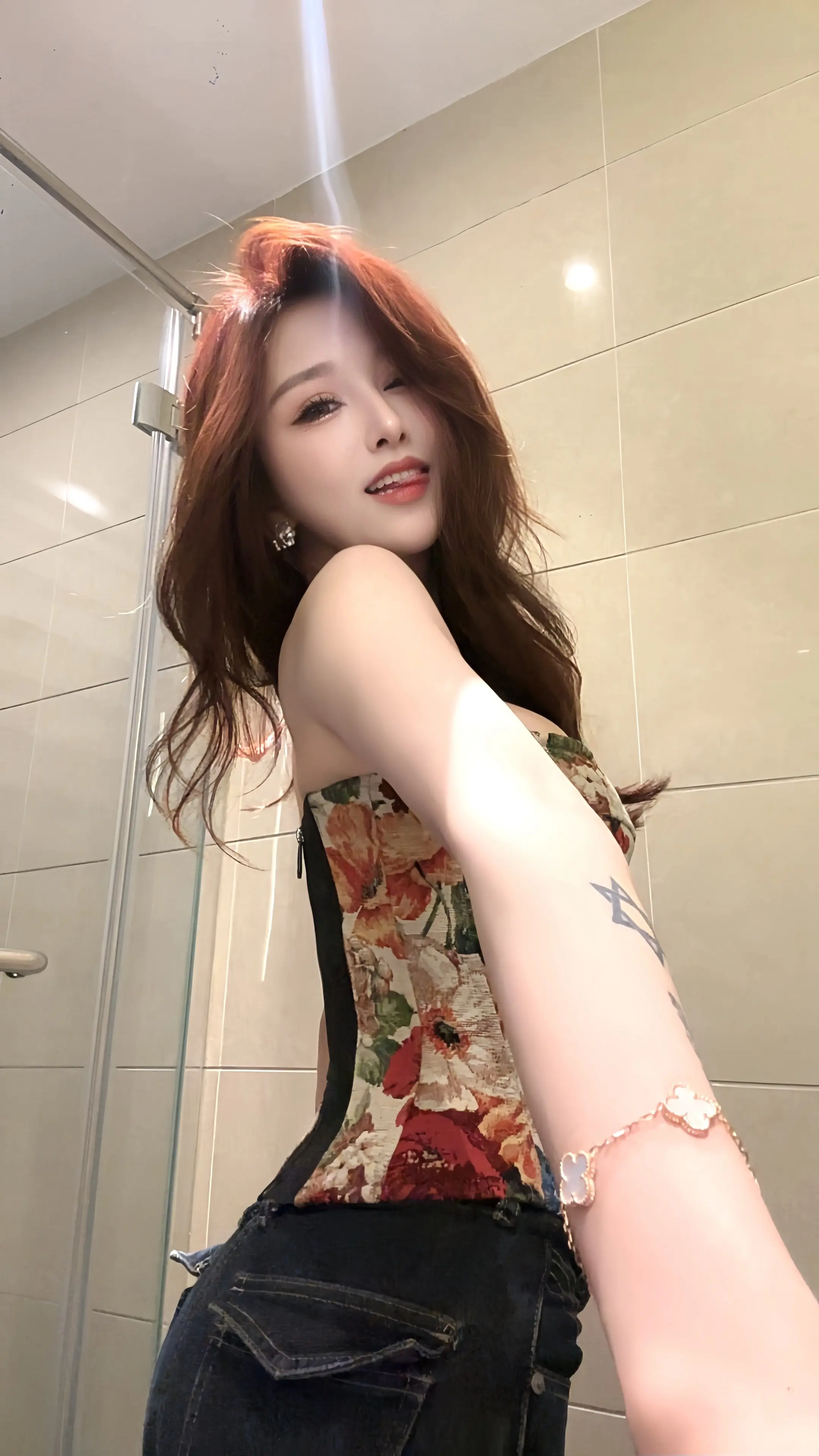 不显身材的衣服我不穿。