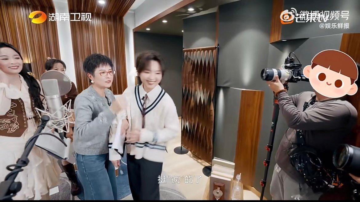 周笔畅录广播剧被逼疯 原来歌手录广播剧也会被难住，周笔畅直接被肺活量挑战逼出各种