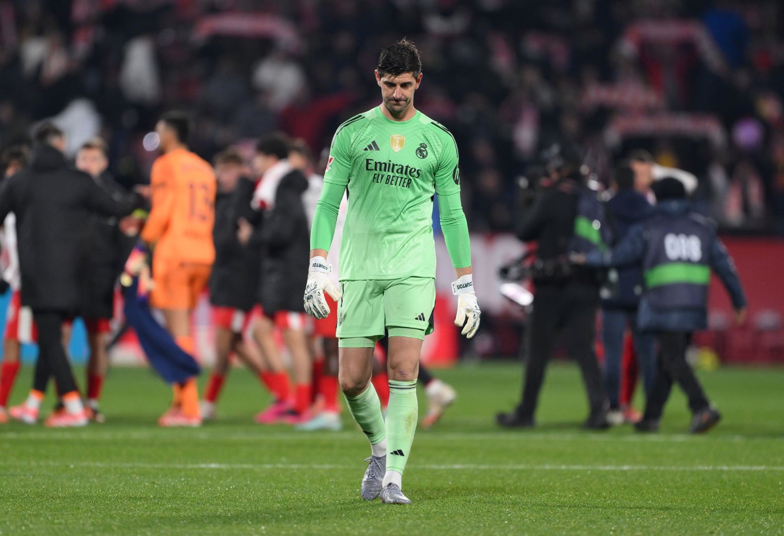 赛后的库尔图瓦和巴尔韦德西甲联赛 吉罗纳1比1皇马 halamadrid