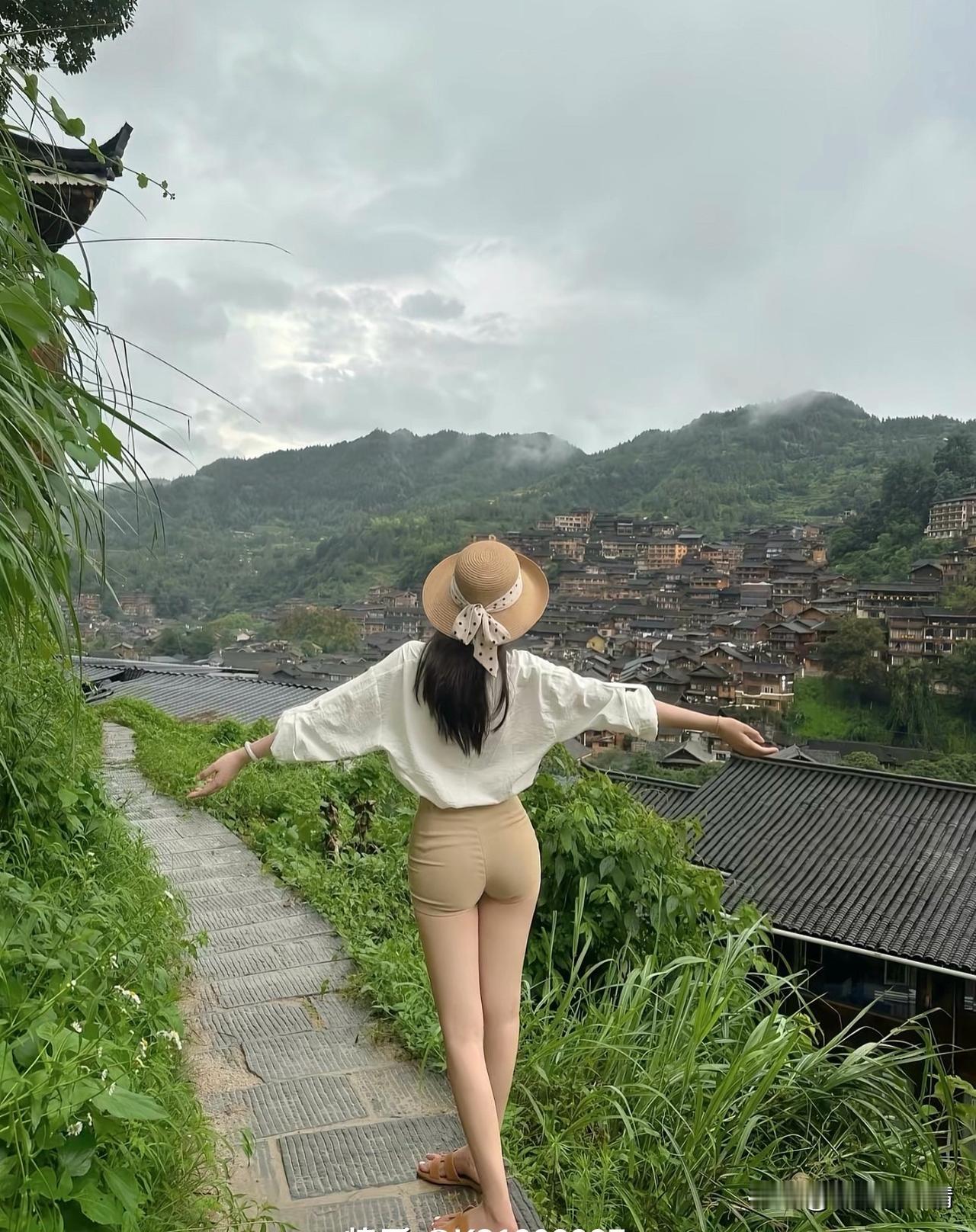 每个周末都回老家，感受一下新鲜的空气，农舍的温馨。
