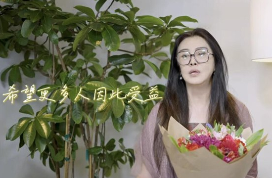 【王祖贤回应开艾灸养生馆】据联合报消息，王祖贤日前接受访问，首度回应在加拿大创业