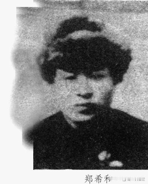 一个战士撞见八个鬼子在河边追一个抱娃的农村妇女，他枪里就三发子弹，他没躲，枪却对