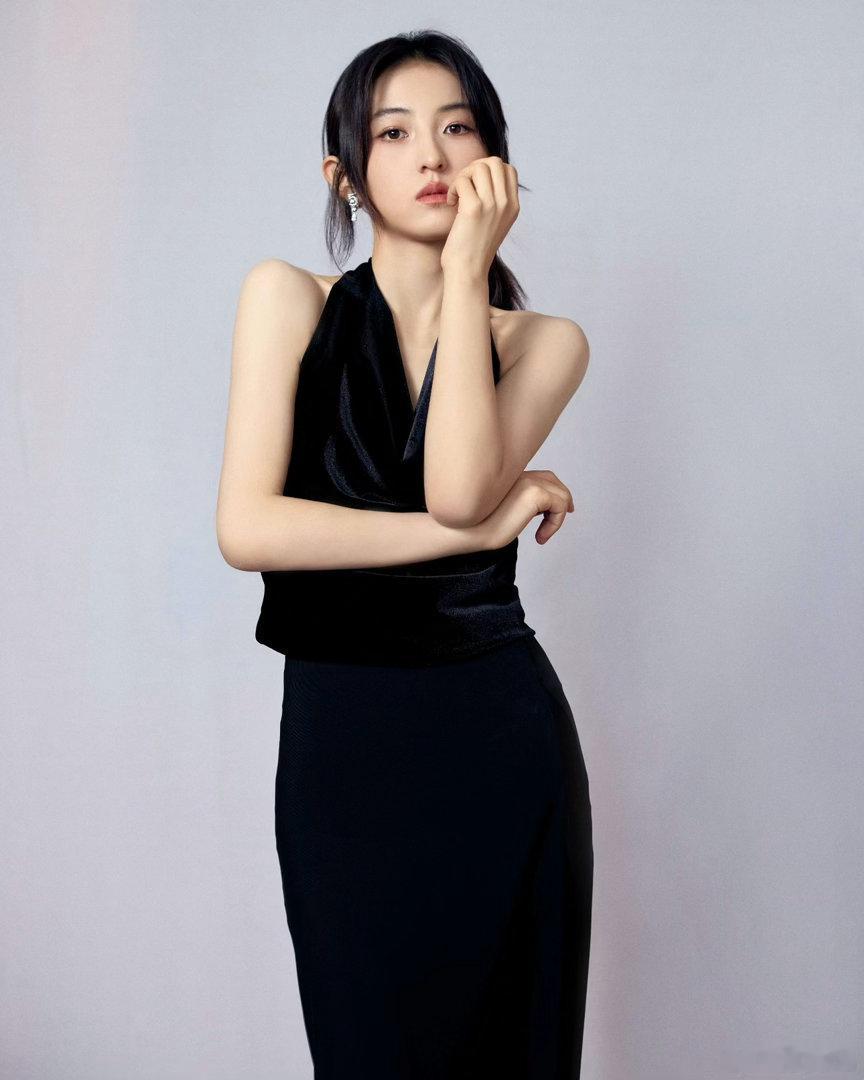 电影《千里江山图》4.26上海开机主演：朱一龙、陈道明、于适、张子枫、文咏珊导演