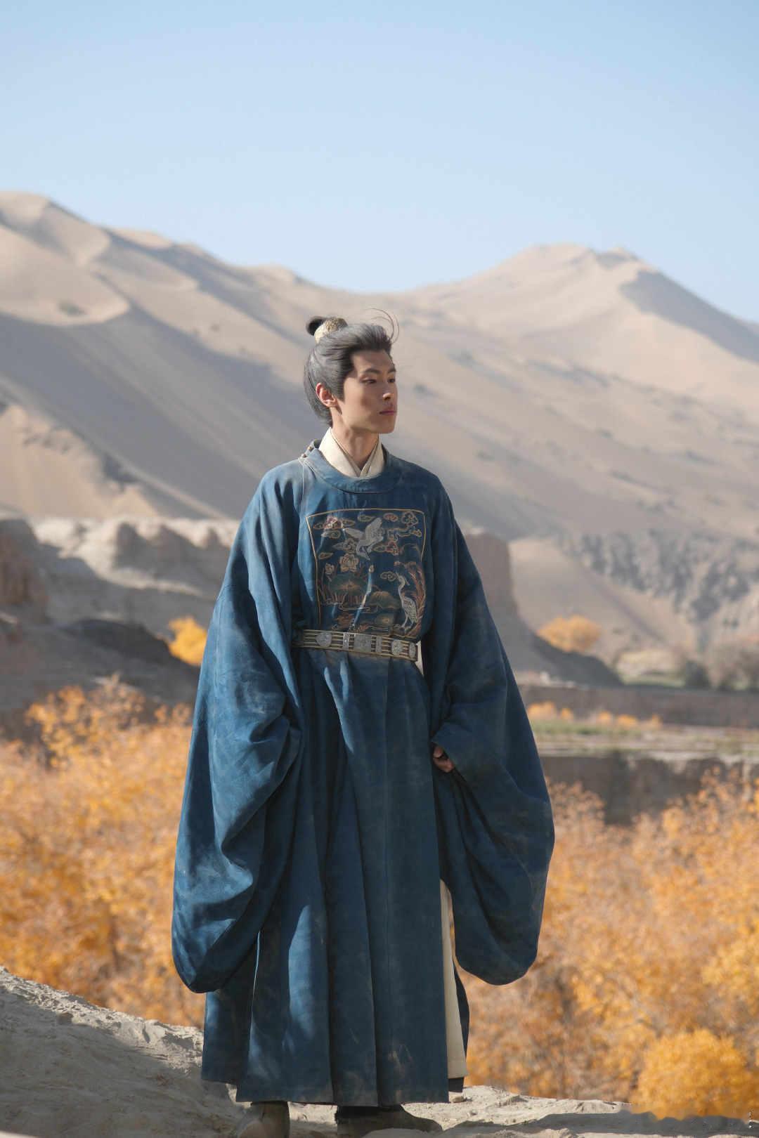 董子凡 俞敬修不可恨的时候还挺可笑俞敬修在剧情里处处挖坑坑惨庭芸，戏外董子凡化身