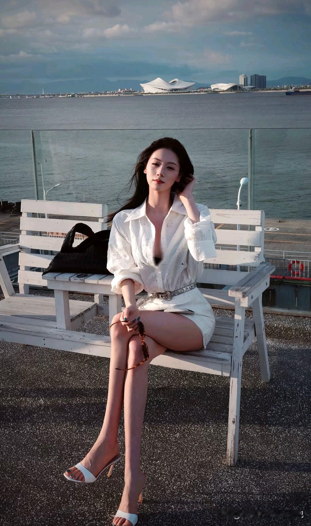 25年很快就要过去了，祝各位朋友每天都要快快乐乐的，自己照顾好自己，做一个安静的