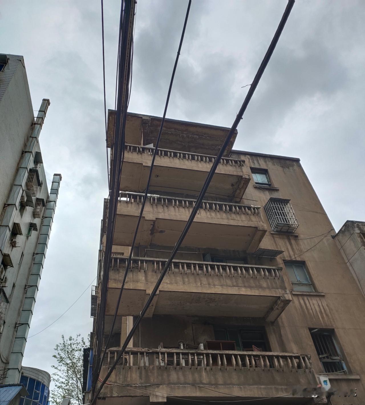 这个建筑眼熟吗？可像现在吹的四代大阳台？