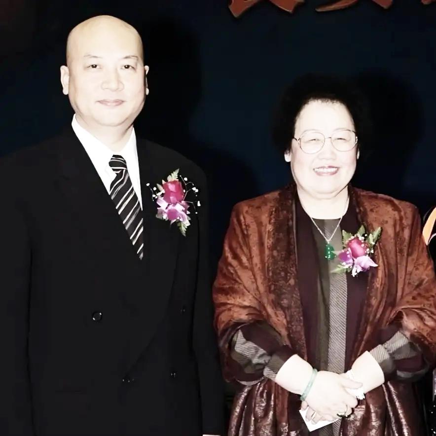 别再替迟重瑞卖惨了，所谓的“晚年孤苦”，根本不懂什么叫真正的陪伴。

那些吐槽他