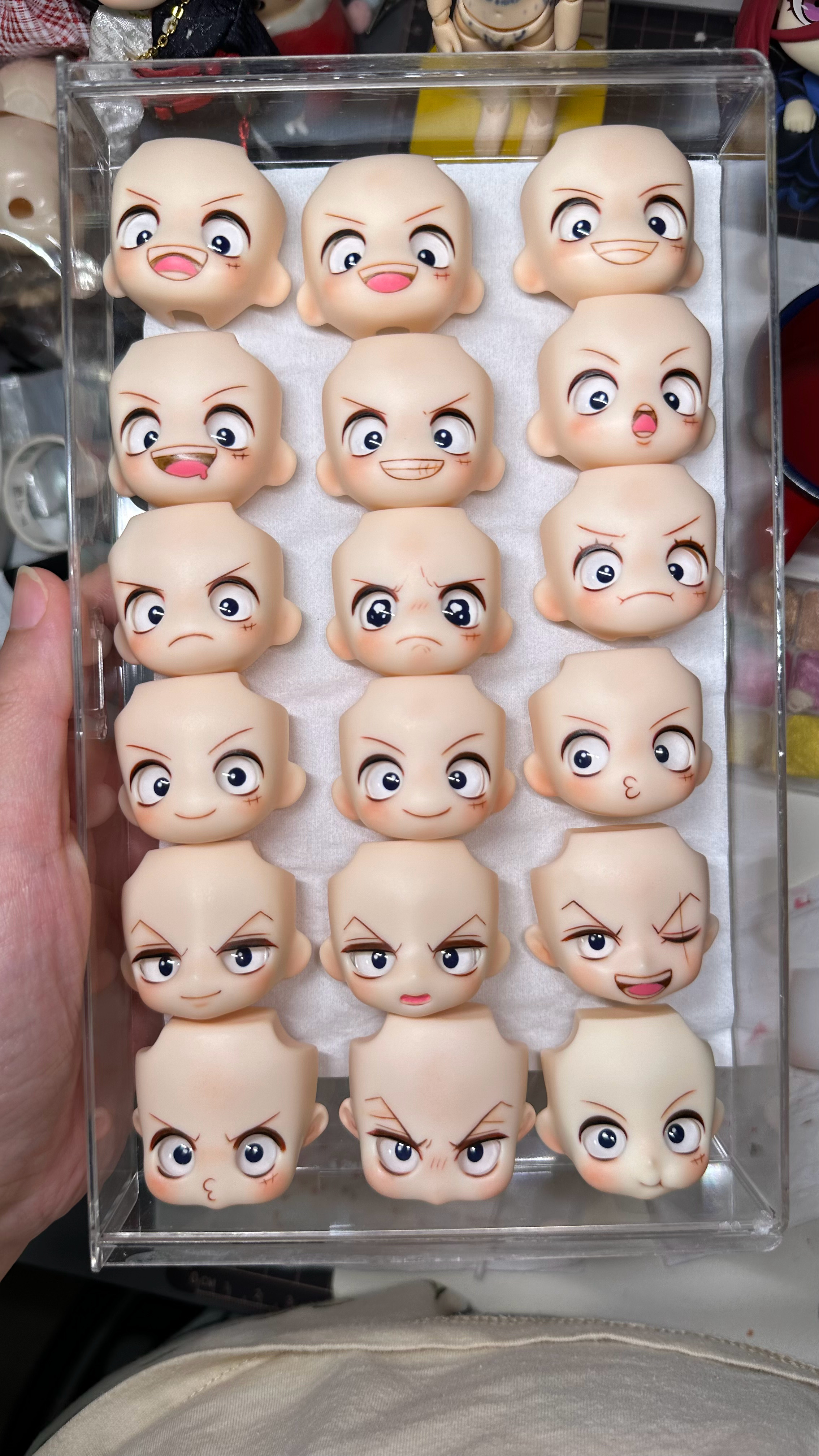 一次性画太多真的会断手诶…总是莫名其妙画了很多看不出来的细节画了好几天终于只剩下