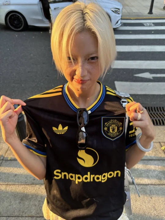 把 “不从众” 穿在身上🤟🏻⚽️