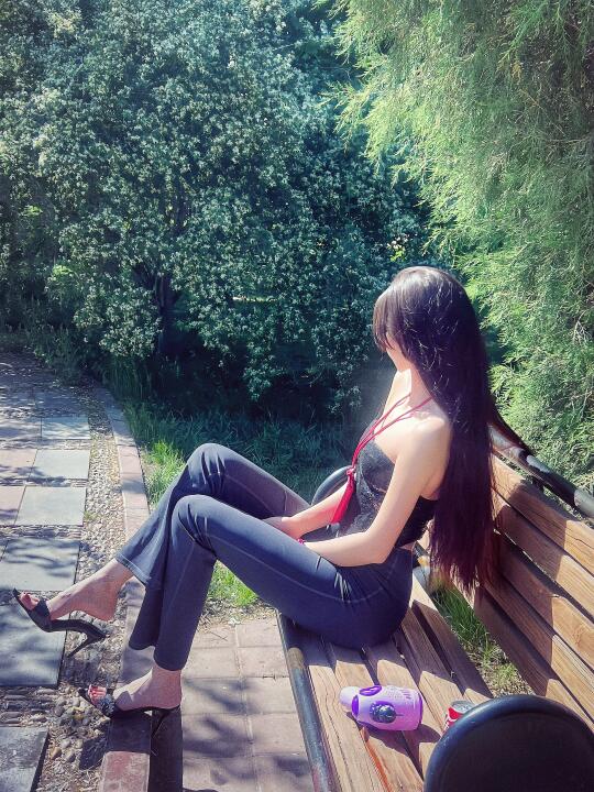 我爱长发 hair 公园坐凳 晒太阳