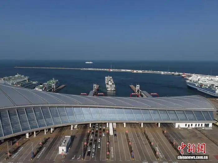 海南封关后春运首日：一场“丝滑”通关，揭开了什么秘密？

      春运大幕拉