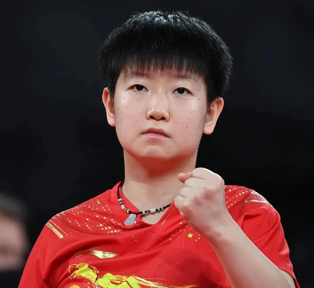 早田: 铜墙铁壁的孙颖莎，我怎么就赢不了你。
平野: 坚不可摧的孙颖莎，你让我灰