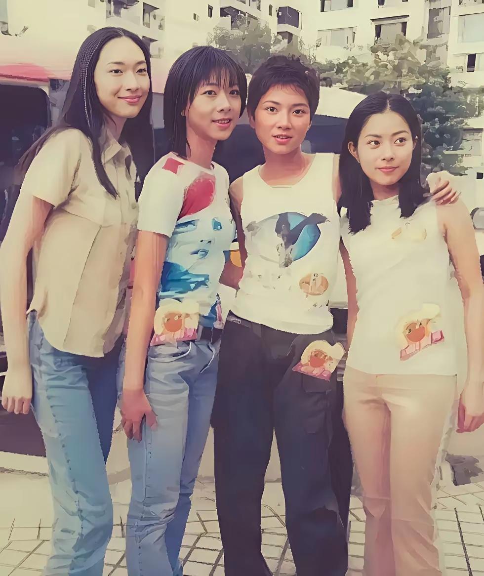 来吧
认认吧！
如果你们是铁粉的话
应该不难吧！