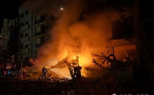 美国再也瞒不住！航母补给基地被炸，价值11亿美元战略雷达被毁，特朗普彻底失算，美