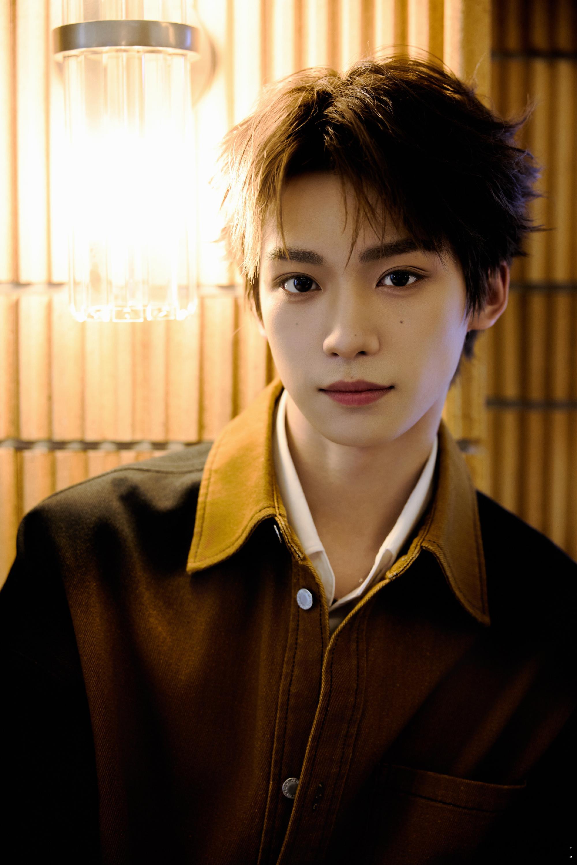 梓渝 就这么看着我，你知道我会抵制不了这样的诱惑的！ 