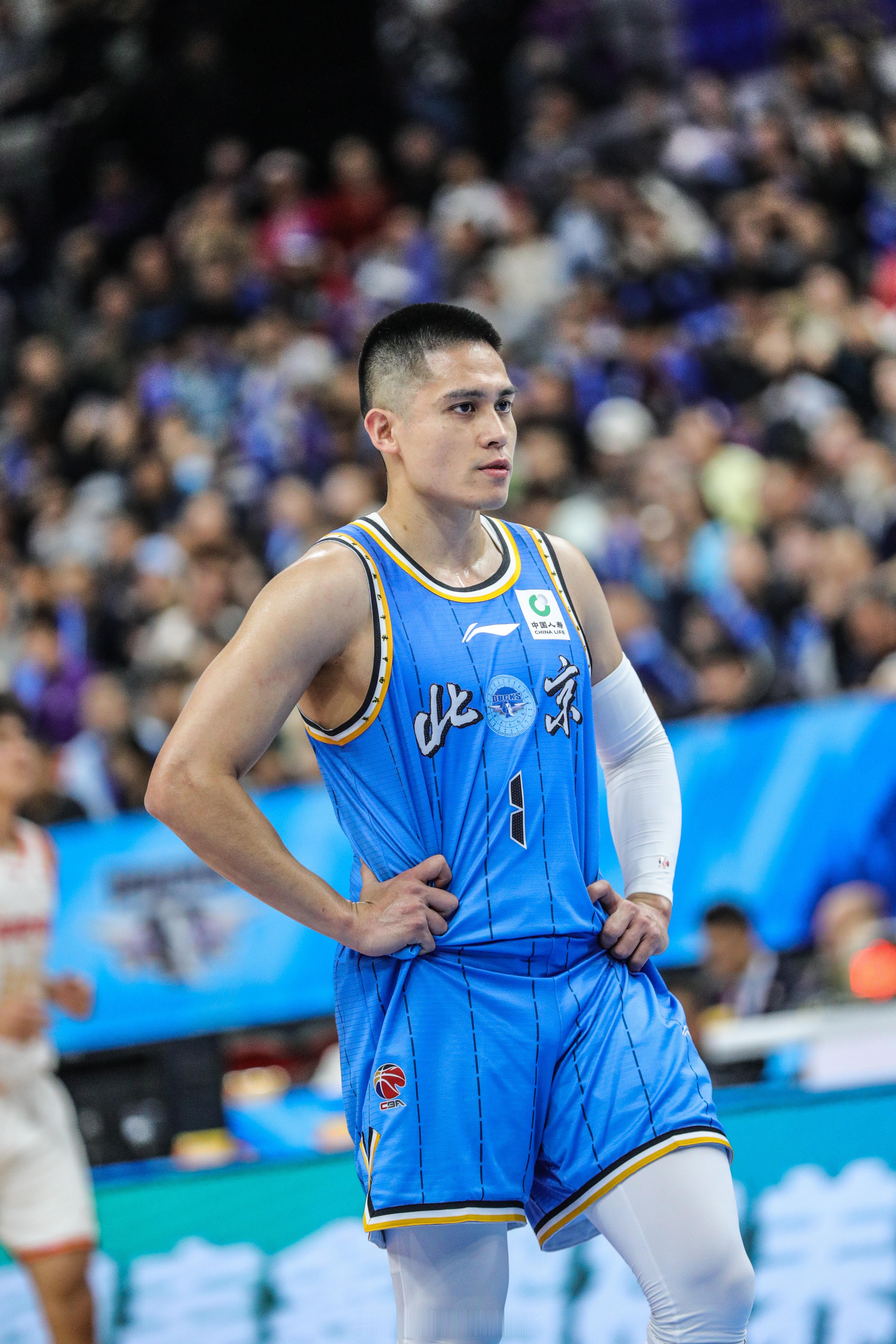 新赛季前四轮，40分钟的比赛，场均25.5分钟出场时间里，陈盈骏数据来到22.8