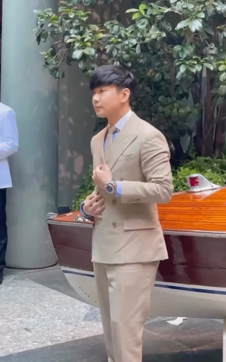 林俊杰  🌀  林俊杰jj20世界巡回演唱会 每次林俊杰在这种场合都好会拍照，