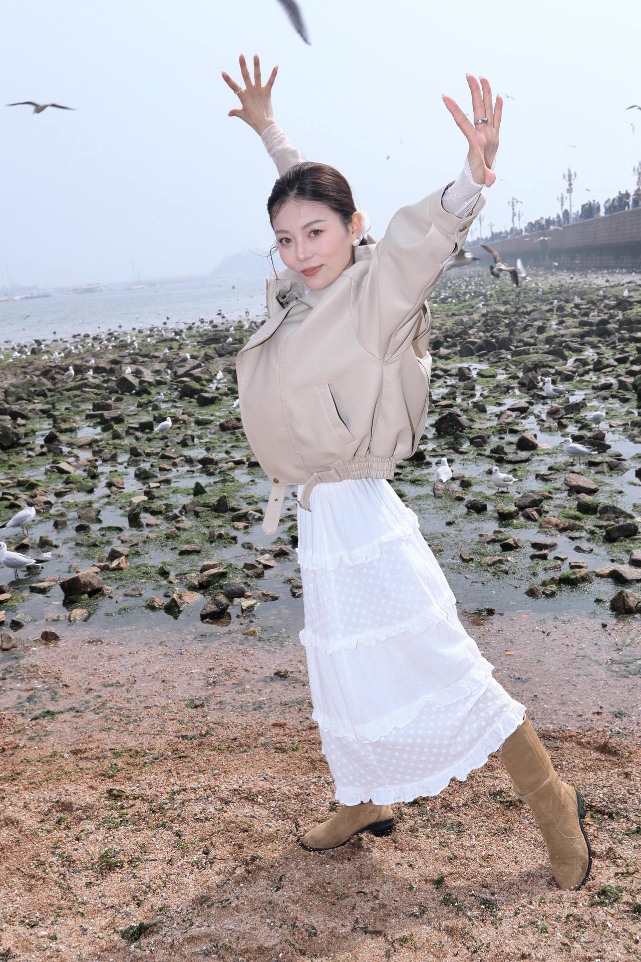 人像摄影约拍跟拍海边美女 我镜头里的青岛美女原创原图直出照片