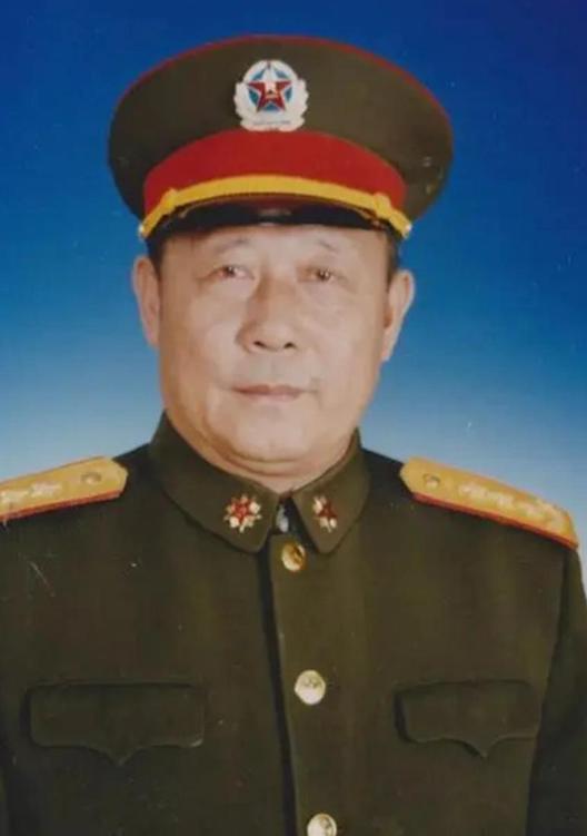 1983年任湖南省邵阳军分区副政委的谷善庆，直接调任了湖南省军区政委，开创了地方