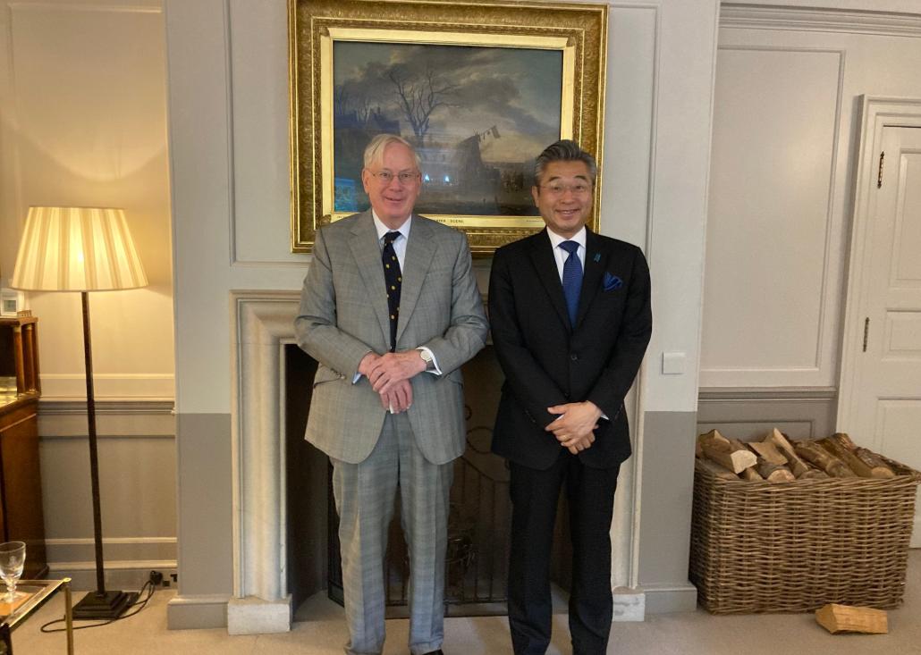 王室内门成员，格洛斯特公爵理查德王子以皇家赞助人身份，接见日本驻英大使。

王室