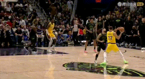 2绝境3分杀死比赛——东契奇决胜时刻再复制上场神迹！
前天打灰熊是他连续3分杀死