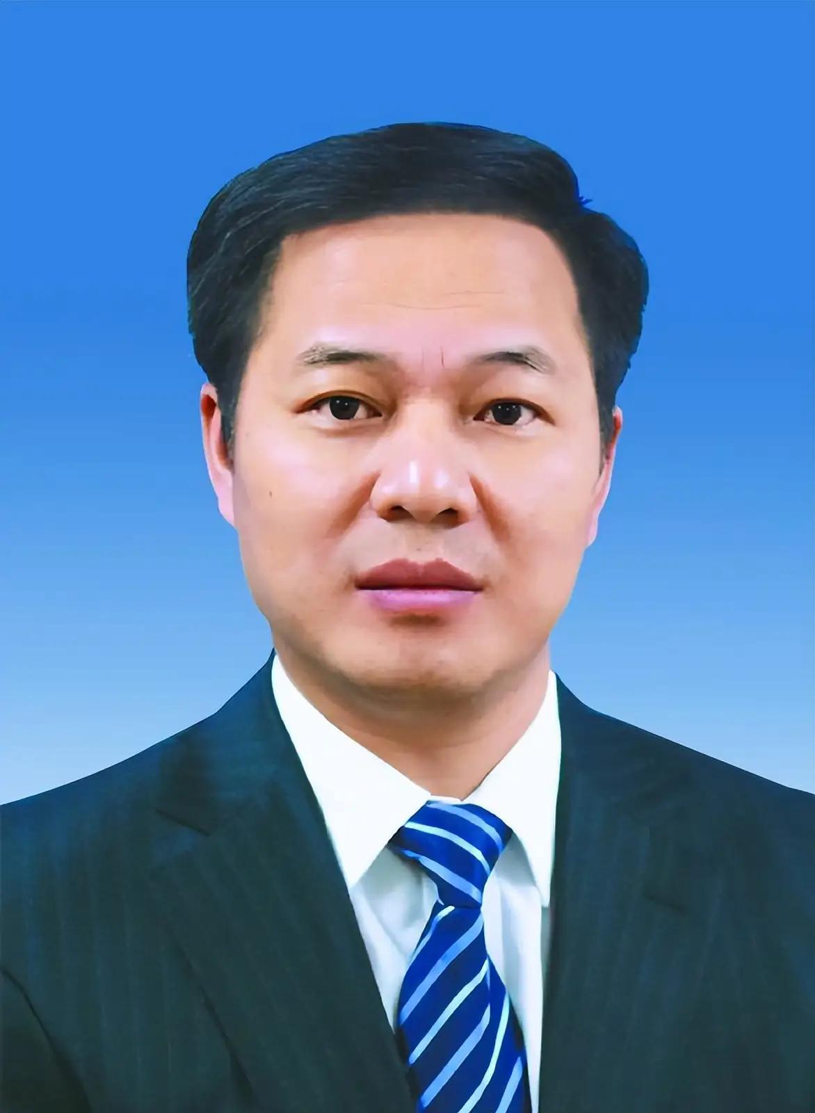 南充市委原书记古正举贪1.24亿获无期 给我看傻了！
折算下来每小时能捞884元