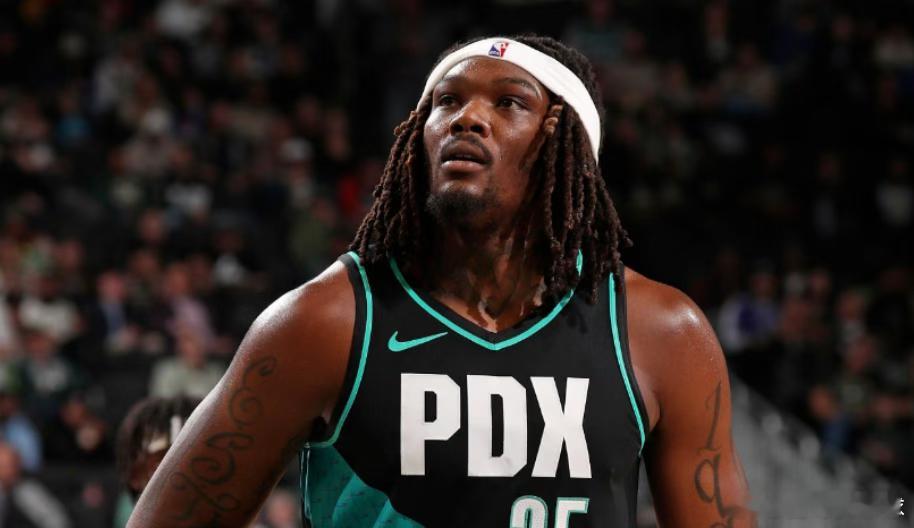 NBA罗威：我和杨瀚森在内的中锋都喜欢斯普利特，他会指出我们的不足12月2日，开