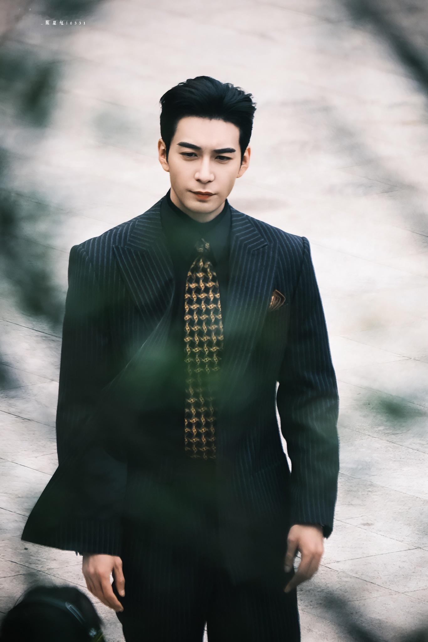 突然的喜欢 陈星旭高海明太绝了！商界精英的矜贵感拉满，白切黑的人设带感，挑眉抬眼