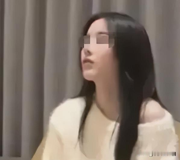 75岁的王大爷嫖娼，女方担心地问：“你这么大年纪，能行吗？”王大爷拍拍胸脯说：“